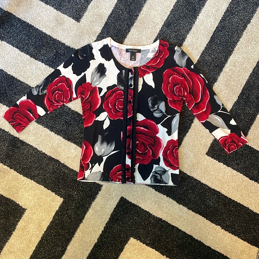 White House Black Market Floral Cardigan Sweater Red Roses, Women’s XS, WHBM